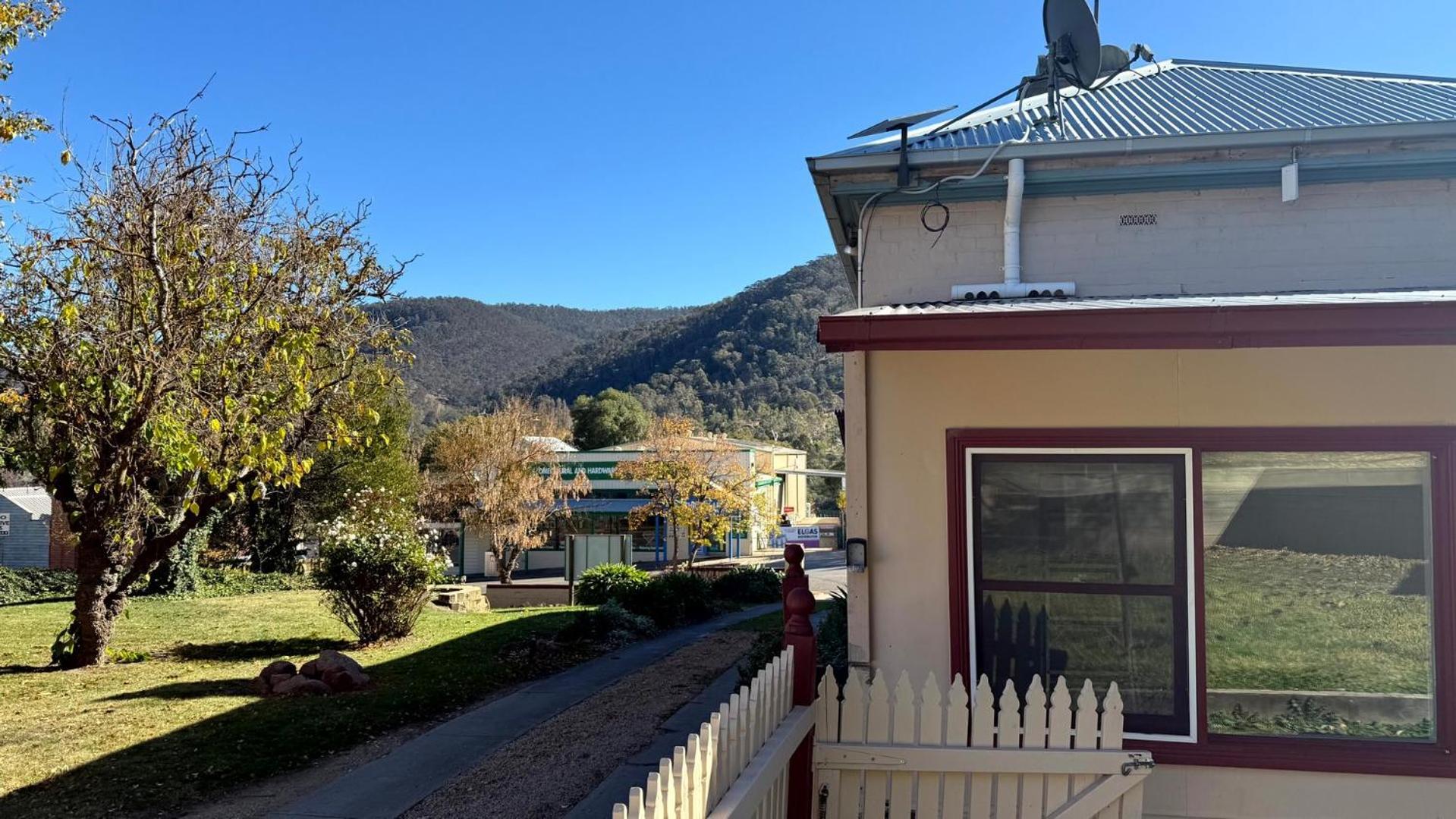 Colonial Bank Motel Omeo Kültér fotó